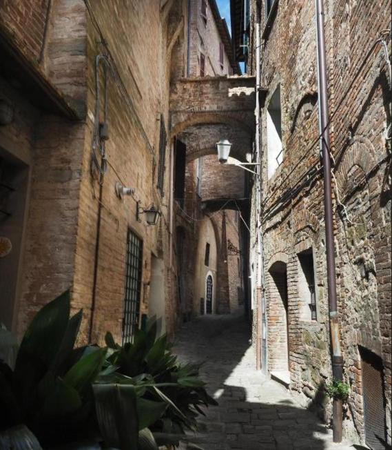 Azzi B&B Comfortably, In The Quietness Of The Perugia Historical Centre Dış mekan fotoğraf